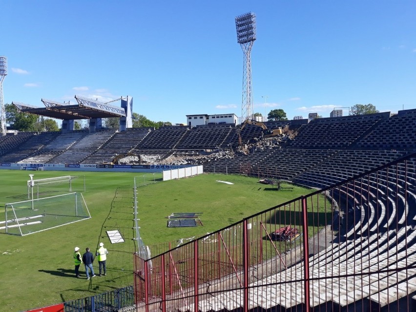 Jak budowali trybunę południową i zachodnią na stadionie...