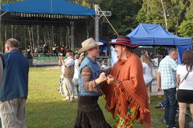 W Koszęcinie rozpoczął się VI Piknik Country w Leśnej Dolinie. Zabawa była doskonała [ZDJĘCIA]