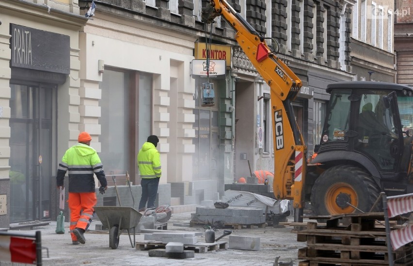 Remont ul. Bogusława. Przez błędne decyzje urzędników przedsiębiorcy tracą zyski [ZDJĘCIA] 