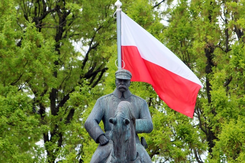 Pomnik Marszałka Józefa Piłsudskiego przy Placu Litewskim.