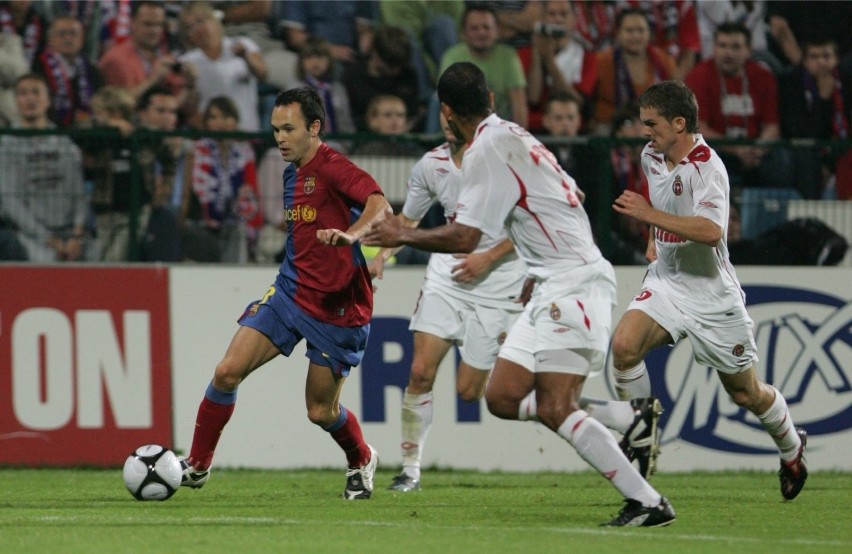 12 lat temu Wisła Kraków sensacyjnie pokonała Barcelonę. Przypominamy, jak tego dokonała [ZDJĘCIA] 