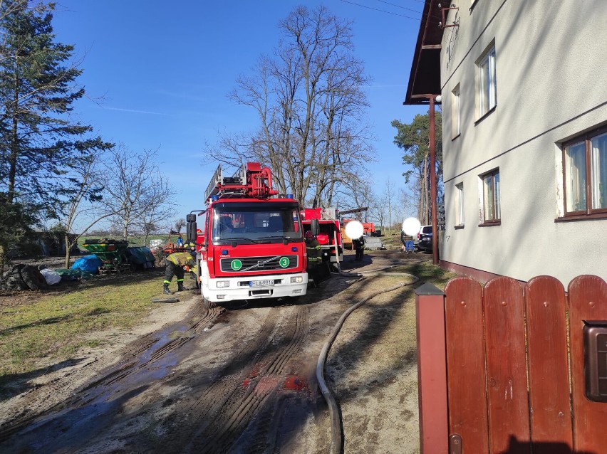 Pożar domu w Korczyskach w gminie Sędziejowice ZDJĘCIA