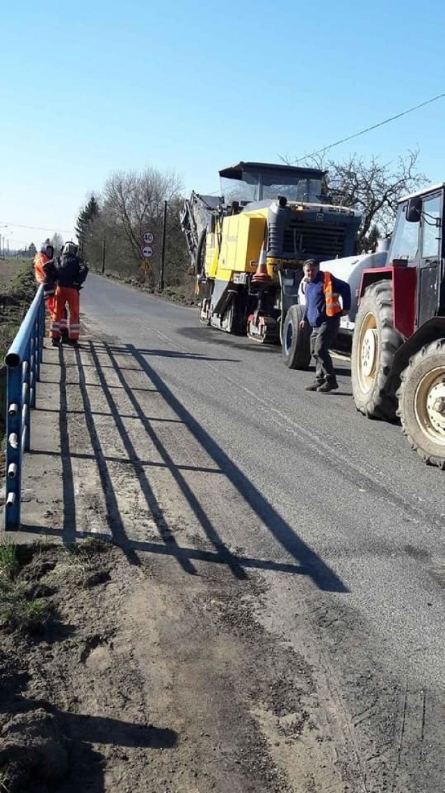 Ruszyła przebudowa drogi gminnej w Starogrodzie Dolnym