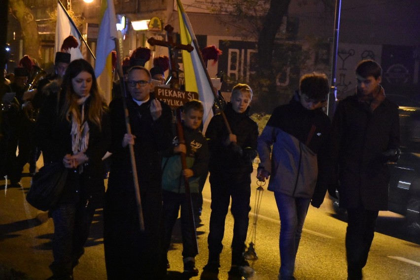 Marsz Wszystkich Świętych w Piekarach Śląskich