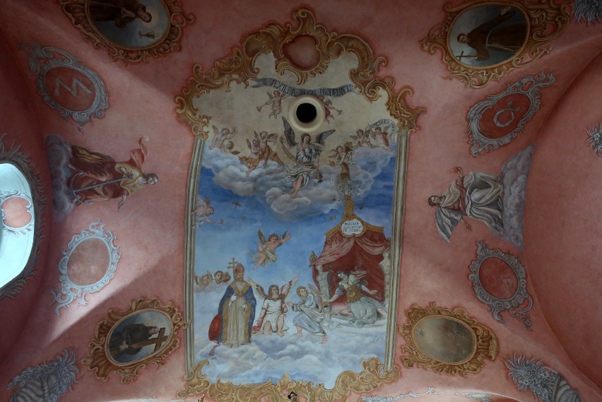 Barokowe polichromie w kościele oo. Bernardynów w Piotrkowie
