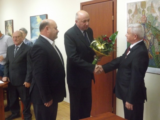 Lech Lepka (z prawej), Przewodniczący Rady Tadeusz Procyk (w środku) i Burmistrz Dzierzgonia Kazimierz Szewczun (z lewej)