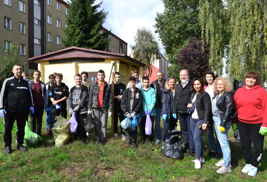 Akcja Sprzątania Świata w Jarosławiu. Zebrano ponad tonę odpadów! [ZDJĘCIA] 