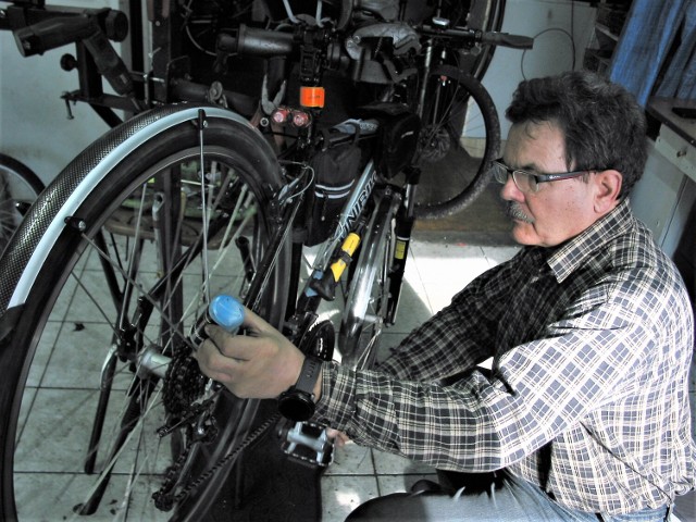 Słupski serwis rowerowy Ryszarda Grzeszczaka nabiera rozpędu po zimowej pauzie