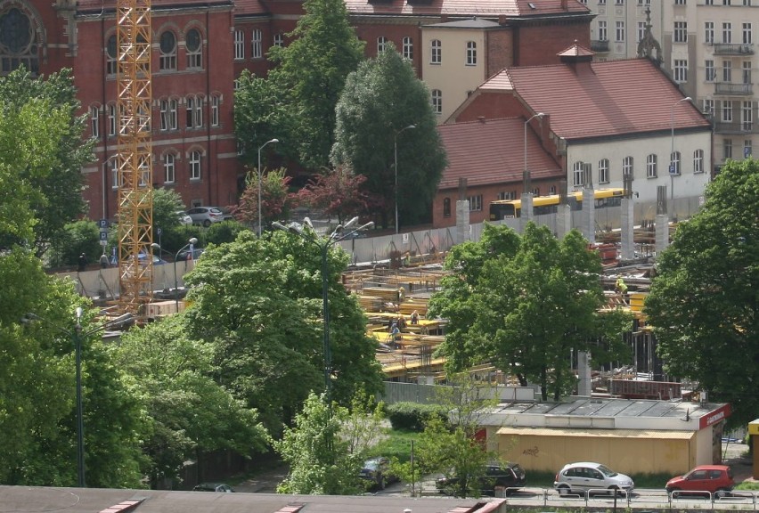 Najnowsze zdjęcia z budowy Supersamu w Katowicach. Rośnie