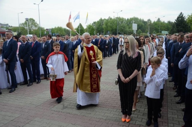 I Komunia Św. w parafii Najświętszej Maryi Panny Matki Kościoła i Świętej Barbary w Bełchatowie w 2019 roku