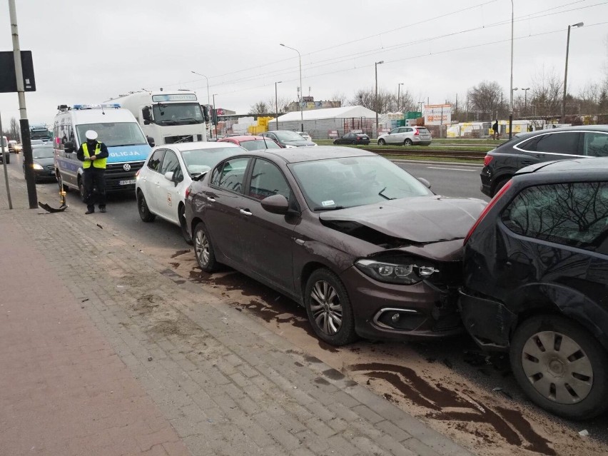 W dwie godziny (od godziny 6 do 8) na drogach województwa...