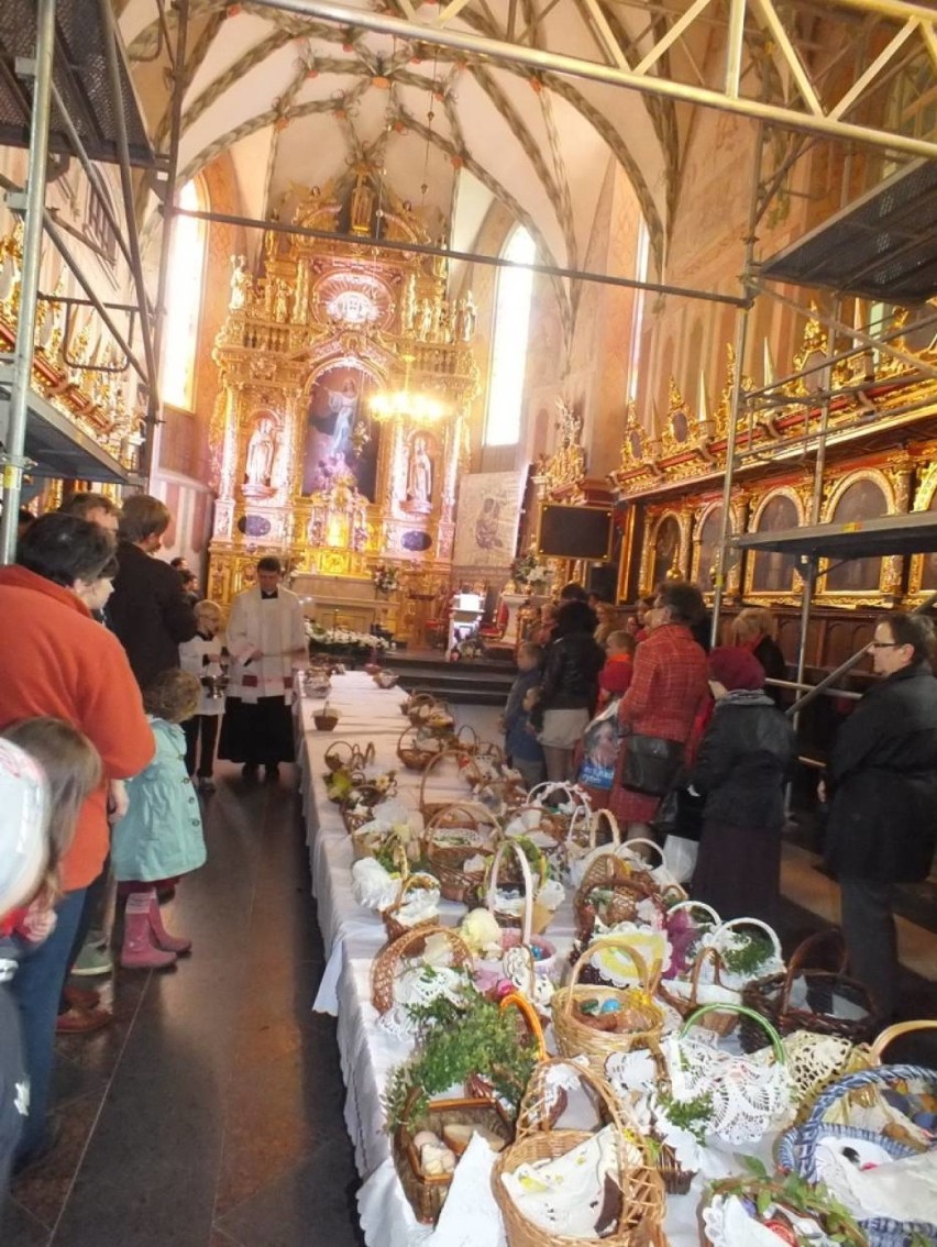 Wielka Sobota w kościele WNMP w Kraśniku. Fotografia z 2014...