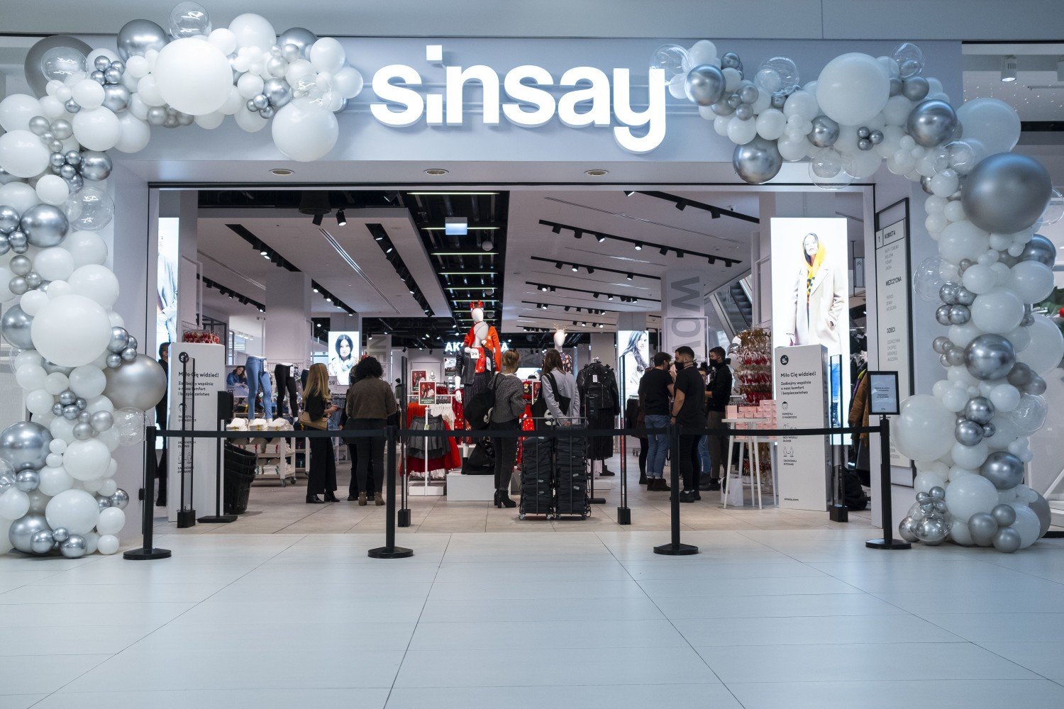 Sinsay otwiera w Warszawie największy salon w historii