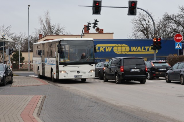 Od początku stycznia na ulicach miasta i gminy Pleszew oraz gmin: Dobrzyca i Gołuchów można zaobserwować autobusy linii PPL. To nowa komunikacja publiczna w powiecie, której organizatorem jest Miasto i Gmina Pleszew (dla Pleszewa i Dobrzycy) oraz powiat (dla Gołuchowa)