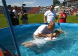 Kongres Świadków Jehowy. Nowi członkowie ochrzczeni [zdjęcia, film]