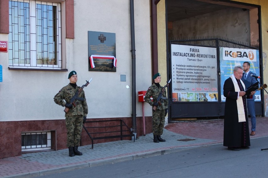 Uroczystości odsłonięcia tablicy, poświęconej wydarzeniom,...