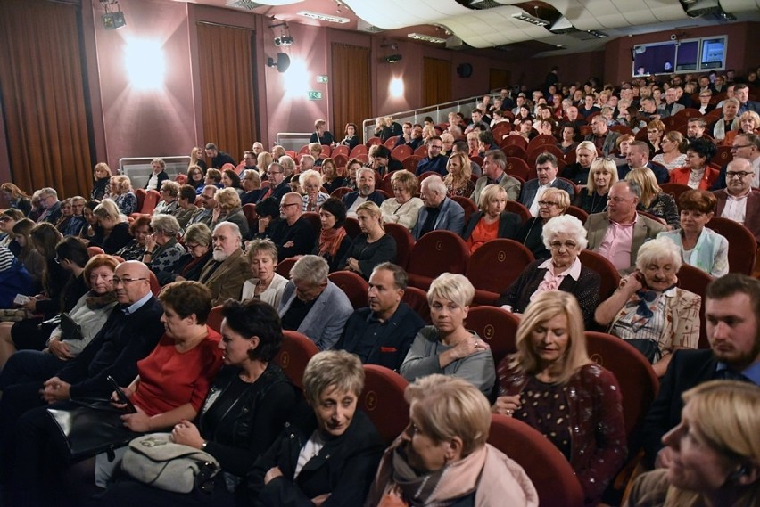 Ferency spektaklem i Miłek wystawą rozpoczynają festiwal teatralny