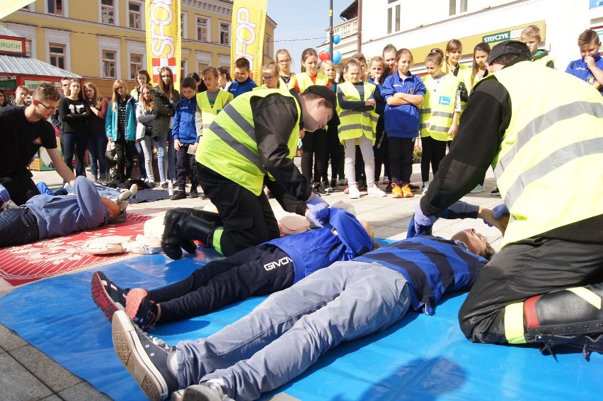 Tarnów. Flashmob na placu Sobieskiego w Tarnowie [WIDEO]