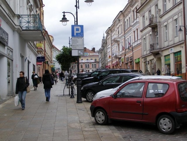 Na parkingach miesięcznie wlepianych jest 1,5 tysiąca kar