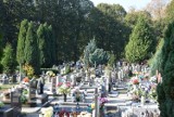 Czy można odwiedzać groby zmarłych? Burmistrz nie zamknął cmentarza w Świebodzinie 