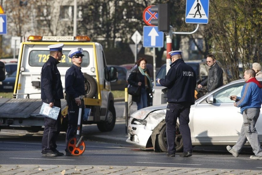 Wrocław: Wypadek na Grabiszyńskiej (ZDJĘCIA)