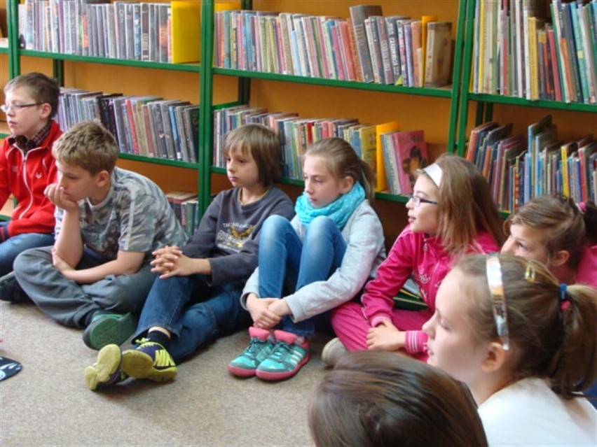 W bibliotece miejskiej w Zduńskiej Woli uczyli zasad pierwszej pomocy
