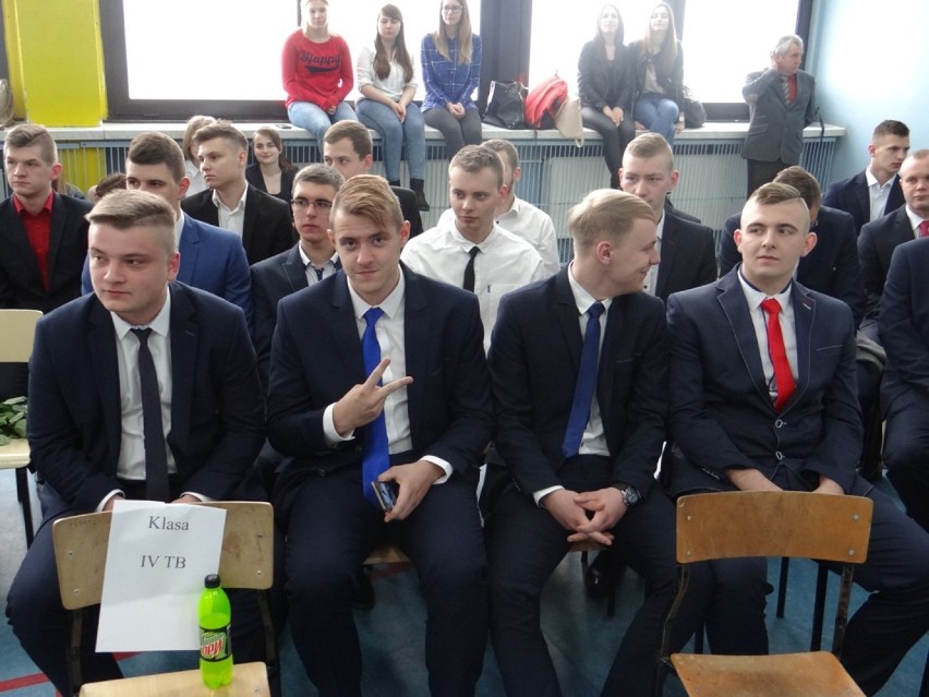 Zakończenie szkoły maturzystów z ZSP 1 w Radomsku
