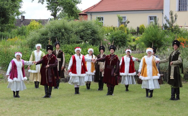 Wyjazdowe zajęcia w czerwcu poprowadzą członkowie Zespołu Pieśni i Tańca "Strzecha" z Trzemeszna.