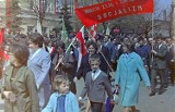Tak świętowano majówkę w czasach PRL. Uczestnictwo w pochodzie 1-majowym było wręcz obowiązkowe