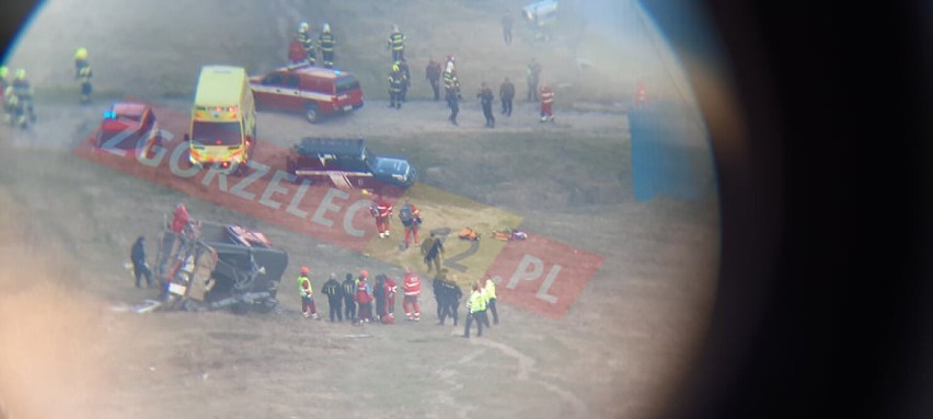 Poważny wypadek na czeskim Ještěd. Z wysokości spadł wagonik wiozący ludzi na szczyt. Jest ofiara śmiertelna [ZDJĘCIA, FILM]