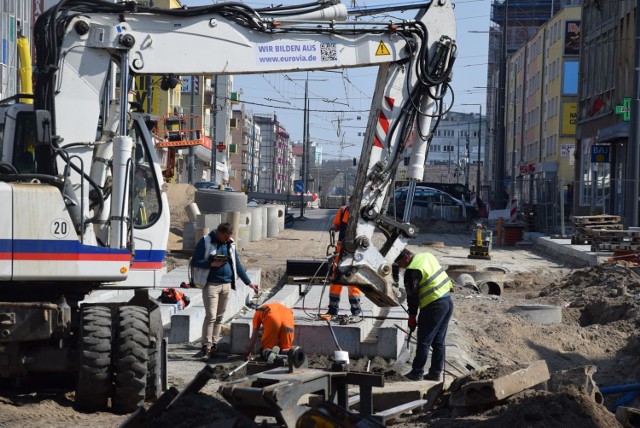 Przebudowa ul. Sikorskiego na pewno nie zakończy się do 21 czerwca.