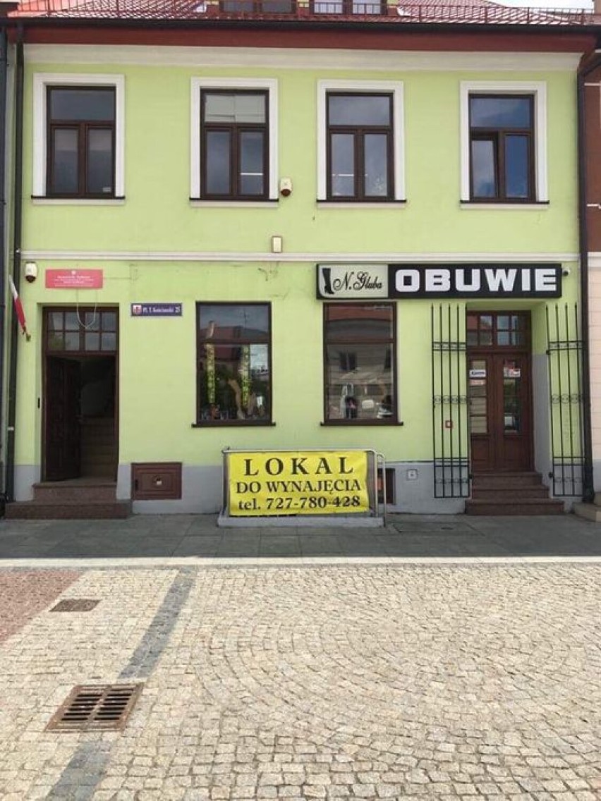 Lokal przy pl. T. Kościuszki w Łęczycy, CENA: 2 tys. zł

-...