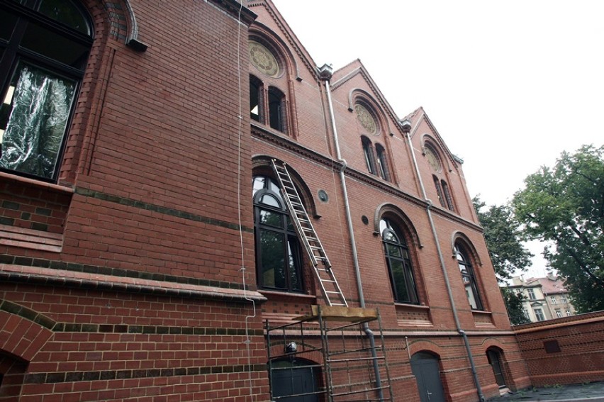 Kończy się remont biblioteki w Legnicy [ZDJĘCIA]