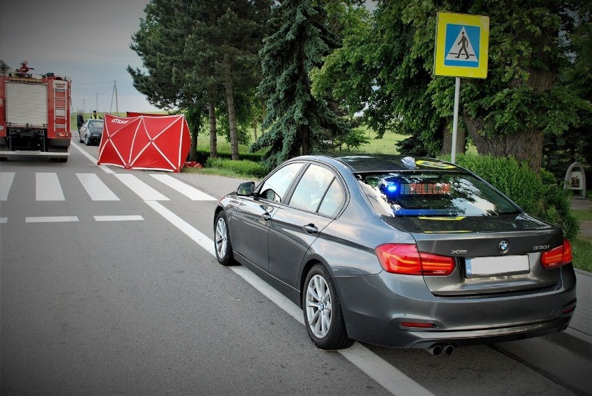 Policjanci wyjaśniają okoliczności potrącenia pieszej w Piasecznie koło Gniewa
