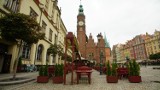 Rynek we Wrocławiu znów pusty. Nie ma ludzi, pozamykane restauracje. Zobacz zdjęcia! 