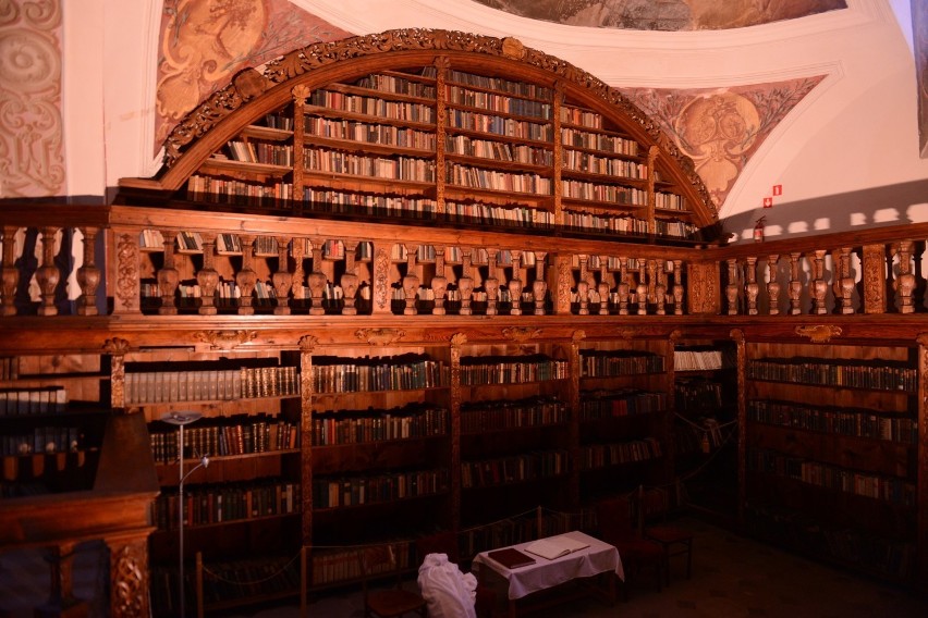 Z Keplerem najbardziej kojarzy się w Żaganiu biblioteka w...