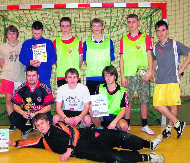 Drużyna licealistów z ZSP w Szczucinie wygrała turniej, w którym na rzecz WOŚP zagrało osiem drużyn z Powiśla