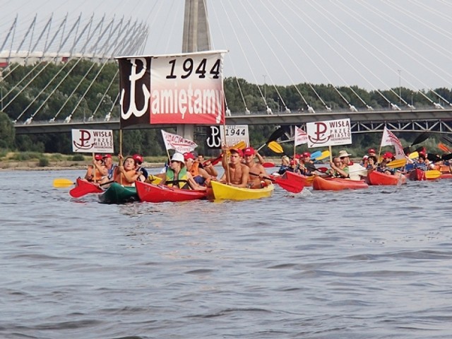 Spływ kajakowy "Wisłą przez Miasto Nieujarzmione" 1, 2, 3 sierpnia 2014