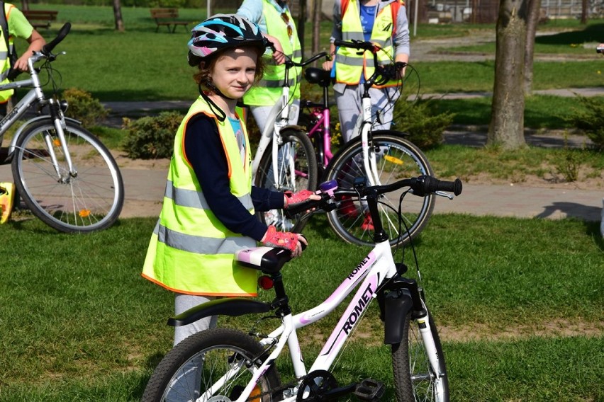 Uczniowie Szkoły Podstawowej w Konopnicy wzięli udział w rowerowym rajdzie[ZDJĘCIA]