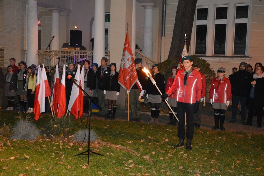 Capstrzyk Niepodległości przy pomniku gen. Stanisława Sosabowskiego
