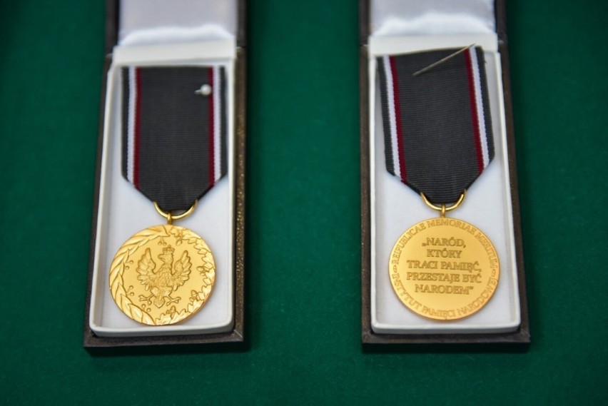 Medale Reipublicae Memoriae Meritum