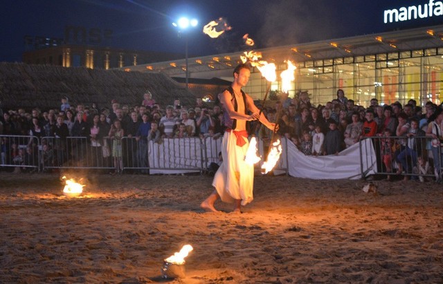 Pokazy fireshow w Manufakturze