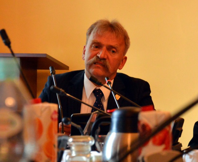 Burmistrz Krzysztof Kaliński zaproponuje radnych wycofanie się z pomysłu utworzonia Centrum Rozwoju Lokalnego