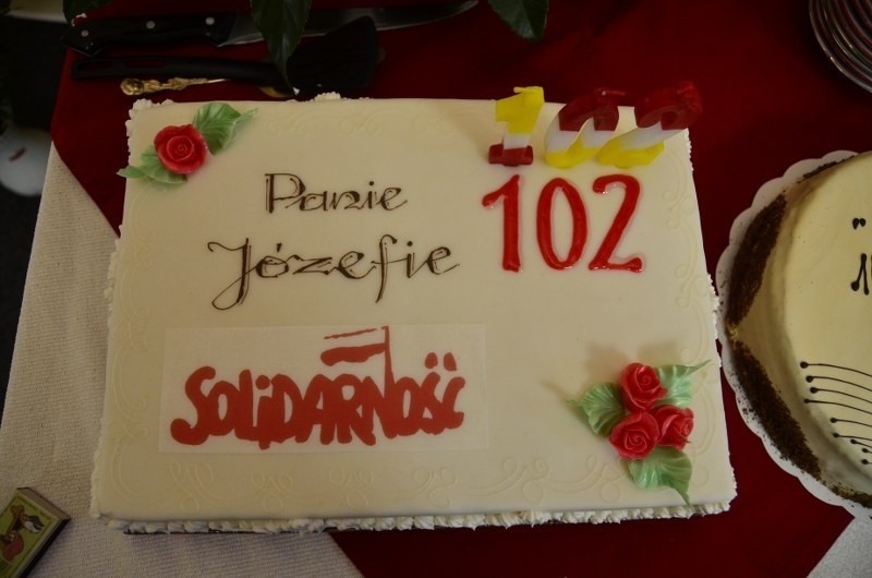 Poznań: 102. urodziny związkowca z &quot;Solidarności&quot; Józefa Boguckiego [ZDJĘCIA]
