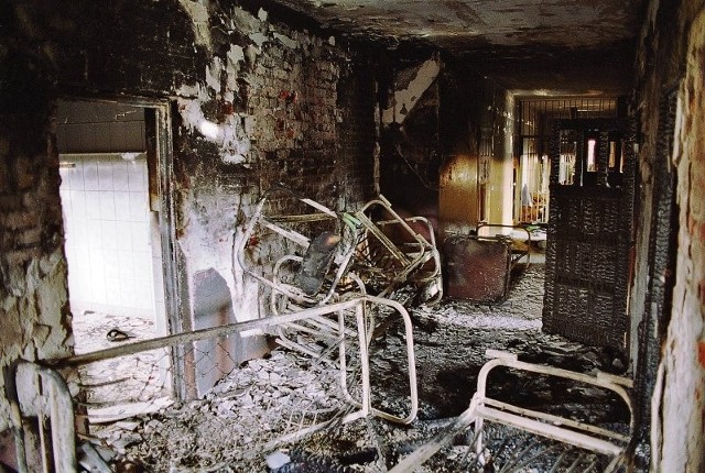 W 2001 r. w jerzmanickim poprawczaku wychowankowie podpalili swoje sale