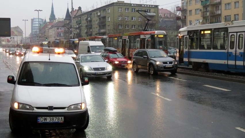 Wrocław: Przez wandali stanęły tramwaje (ZDJĘCIA)