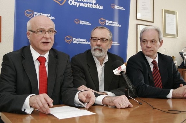 Czy Rafałowi Grupińskiemu (w środku) uda się pokonać obecnego szefa wielkopolskiej PO?