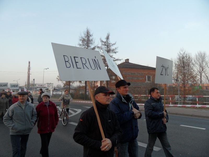 Pikieta mieszkańców na DK44 w Bieruniu