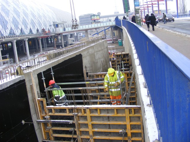 Rozpoczęto budowę tunelu, jaki w przyszłości będzie pod  torowiskiem tramwajowym i jezdnią ulicy Matyi