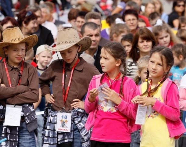 Czarnków: Ponad setka par na Dniu Spieczonego Bliźniaka